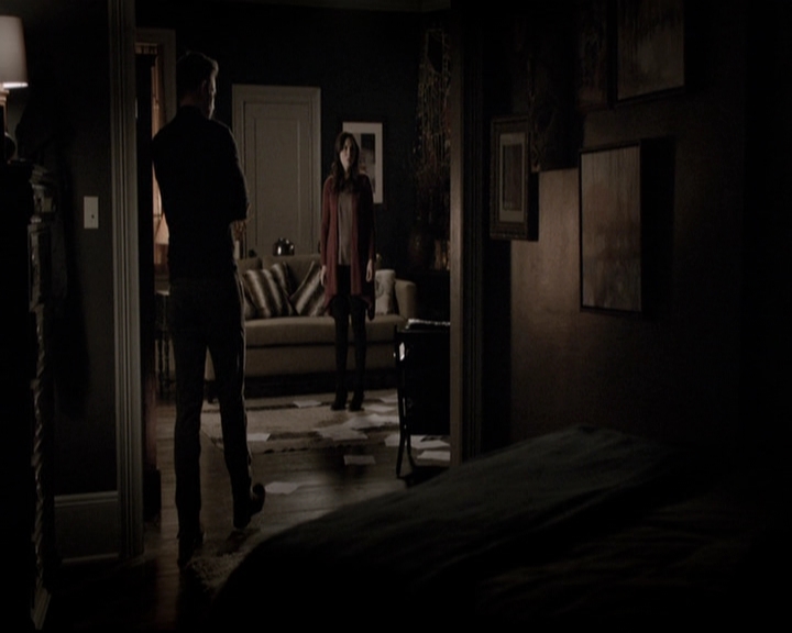 VampireDiariesWorld-dot-nl_6x15LetHerGo1717.jpg
