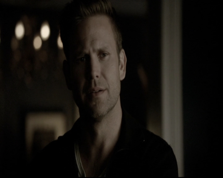 VampireDiariesWorld-dot-nl_6x15LetHerGo1721.jpg