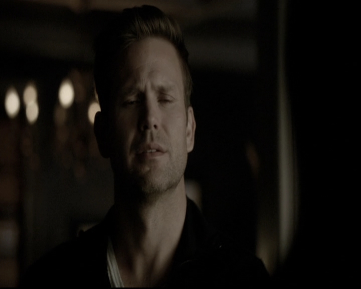 VampireDiariesWorld-dot-nl_6x15LetHerGo1730.jpg