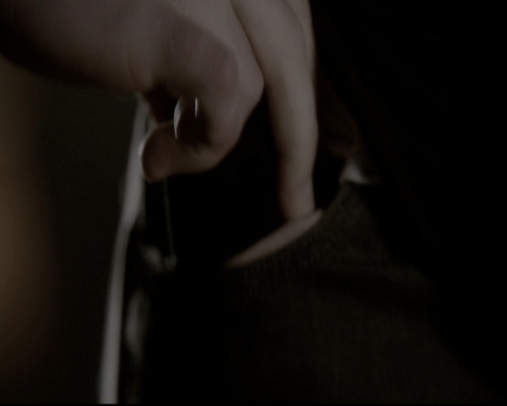 VampireDiariesWorld-dot-nl_6x15LetHerGo1757.jpg