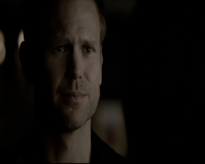 VampireDiariesWorld-dot-nl_6x15LetHerGo1796.jpg
