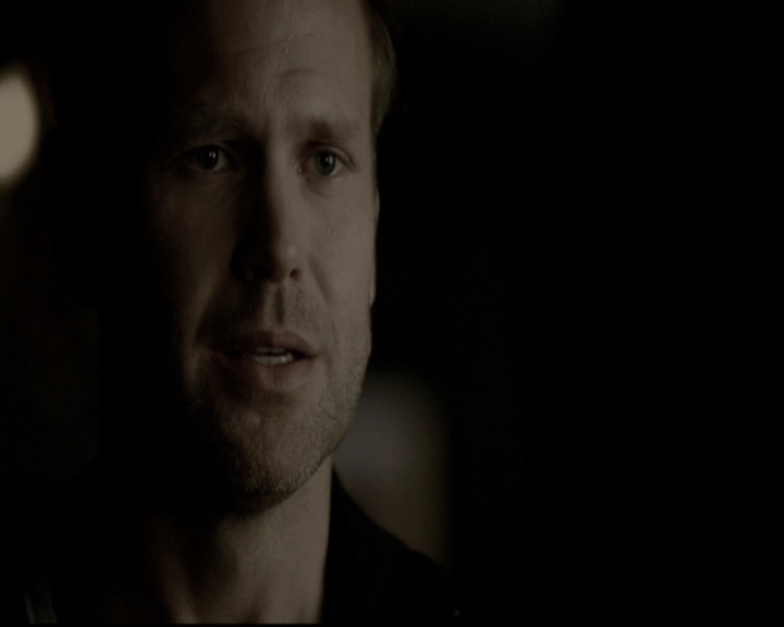 VampireDiariesWorld-dot-nl_6x15LetHerGo1803.jpg