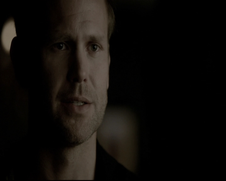 VampireDiariesWorld-dot-nl_6x15LetHerGo1804.jpg