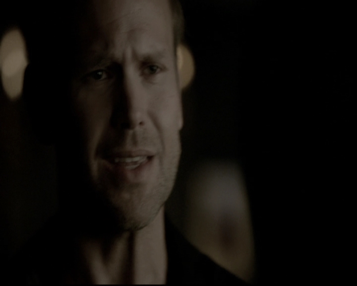 VampireDiariesWorld-dot-nl_6x15LetHerGo1805.jpg
