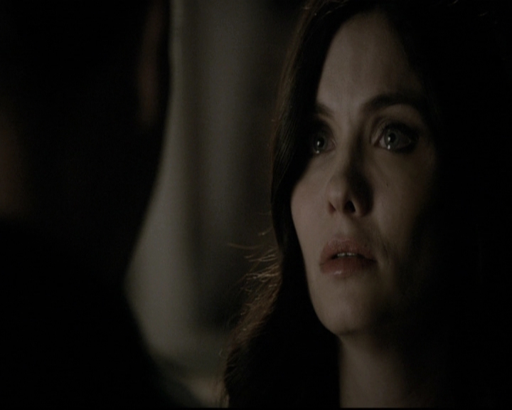 VampireDiariesWorld-dot-nl_6x15LetHerGo1812.jpg