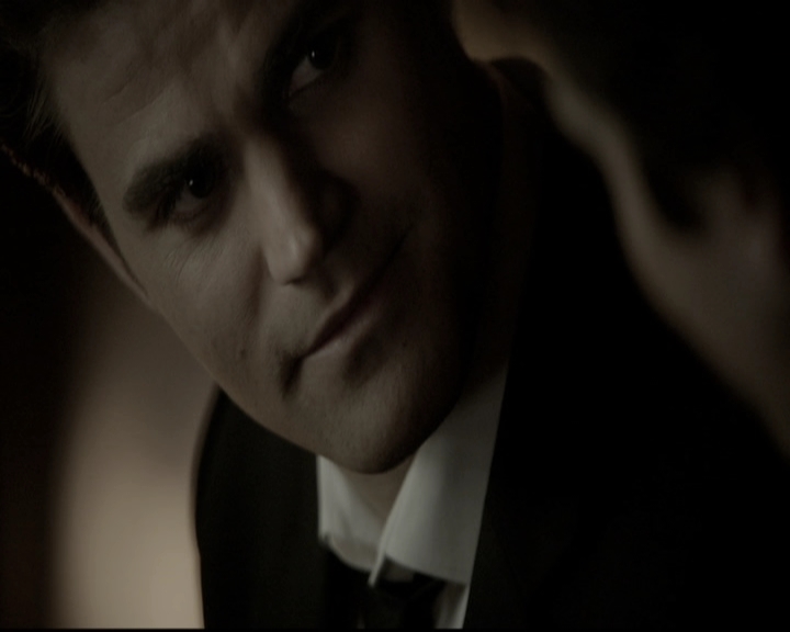 VampireDiariesWorld-dot-nl_6x15LetHerGo1913.jpg