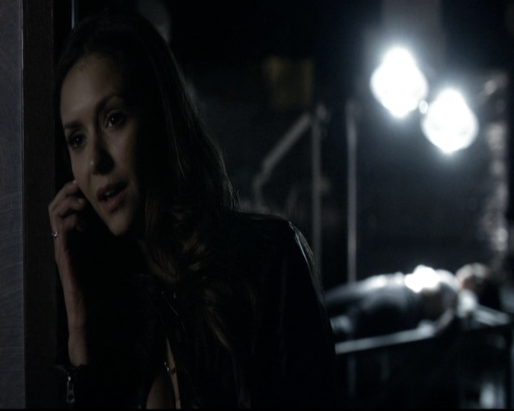 VampireDiariesWorld-dot-nl_6x16TheDownwardSpiral2212.jpg