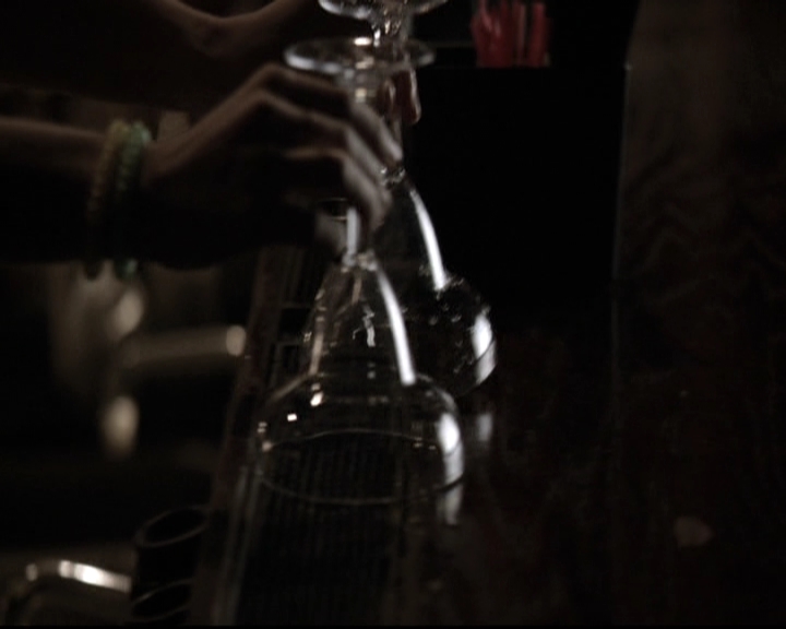 VampireDiariesWorld-dot-nl_6x17ABirdInAGildedCage0003.jpg