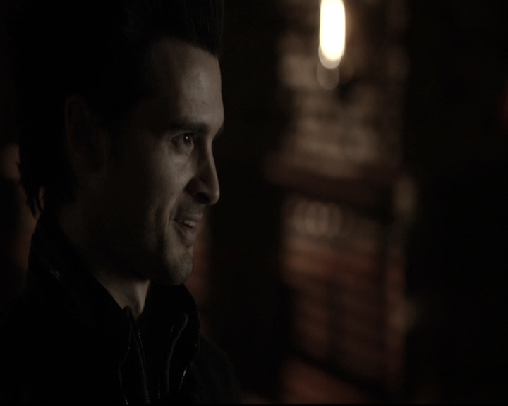 VampireDiariesWorld-dot-nl_6x17ABirdInAGildedCage0053.jpg