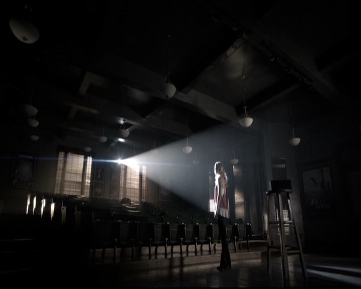 VampireDiariesWorld-dot-nl_6x17ABirdInAGildedCage0633.jpg