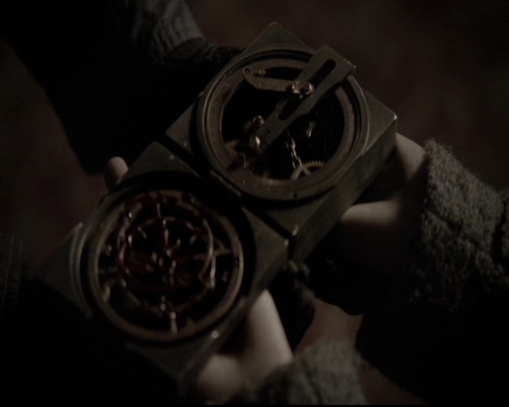 VampireDiariesWorld-dot-nl_6x17ABirdInAGildedCage0678.jpg