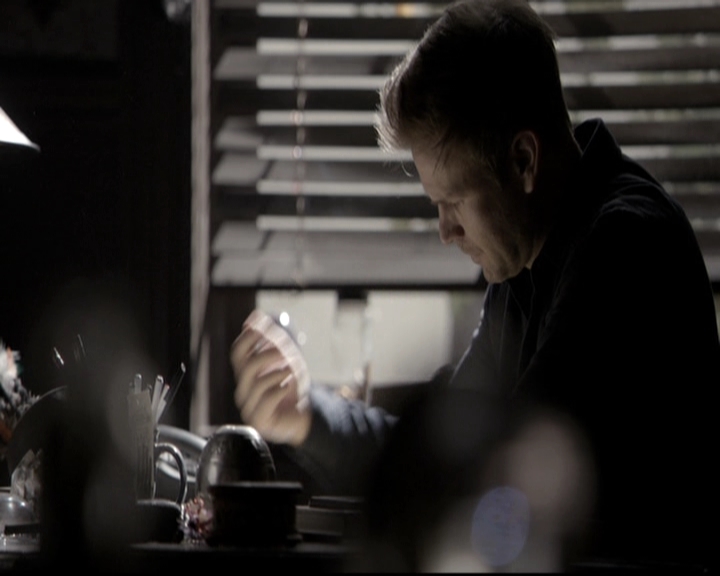 VampireDiariesWorld-dot-nl_6x17ABirdInAGildedCage0789.jpg
