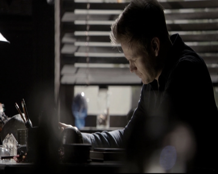 VampireDiariesWorld-dot-nl_6x17ABirdInAGildedCage0790.jpg