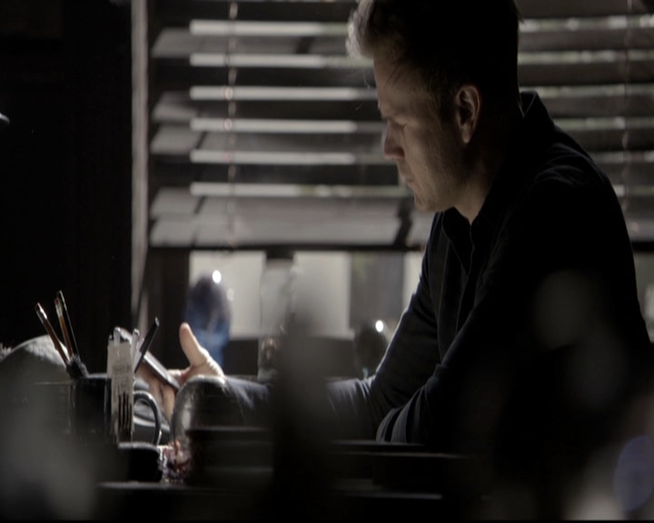 VampireDiariesWorld-dot-nl_6x17ABirdInAGildedCage0792.jpg