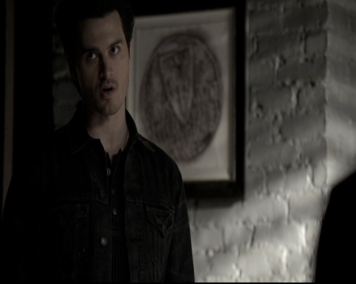 VampireDiariesWorld-dot-nl_6x17ABirdInAGildedCage0817.jpg