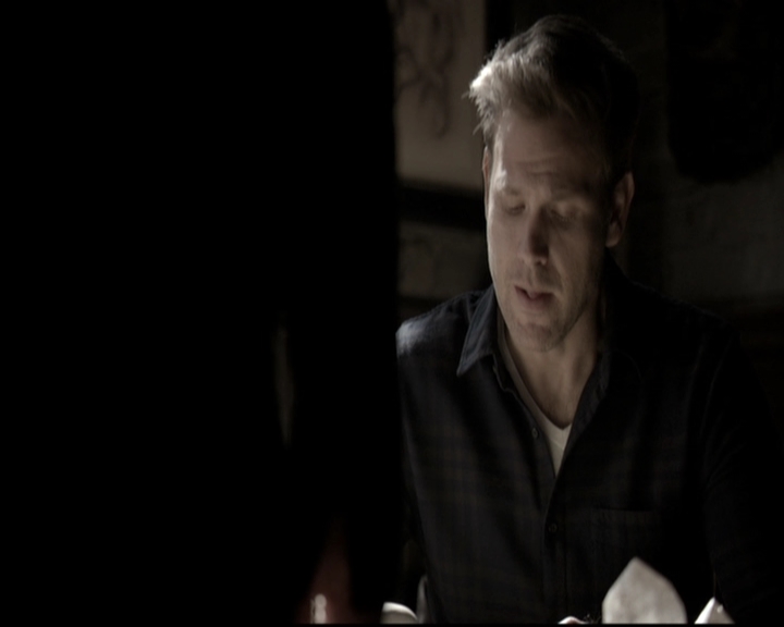 VampireDiariesWorld-dot-nl_6x17ABirdInAGildedCage0831.jpg
