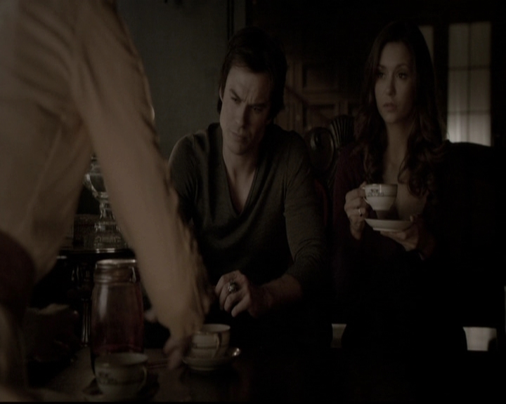 VampireDiariesWorld-dot-nl_6x17ABirdInAGildedCage1006.jpg