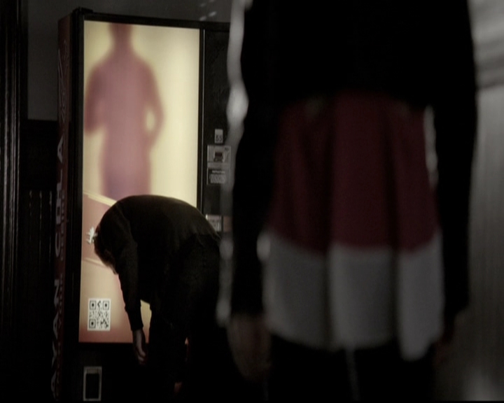 VampireDiariesWorld-dot-nl_6x17ABirdInAGildedCage1065.jpg