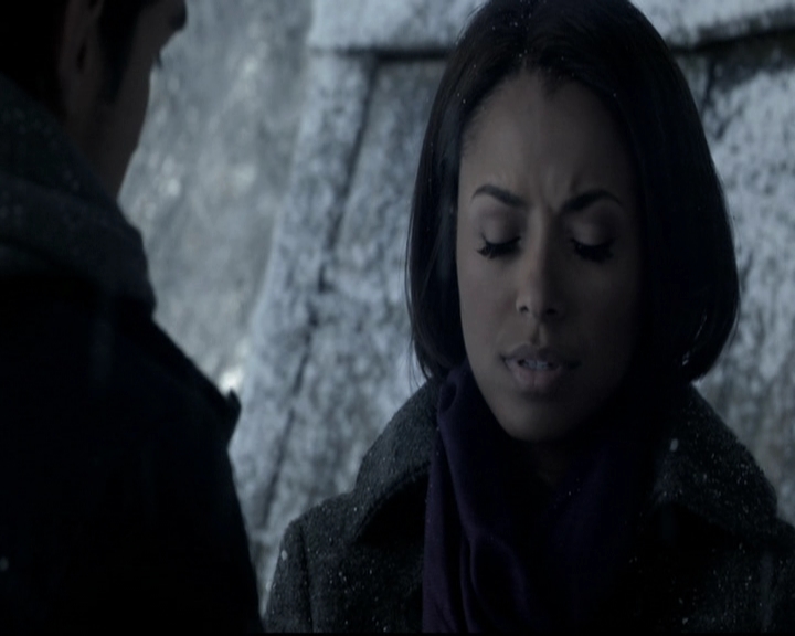 VampireDiariesWorld-dot-nl_6x17ABirdInAGildedCage1113.jpg
