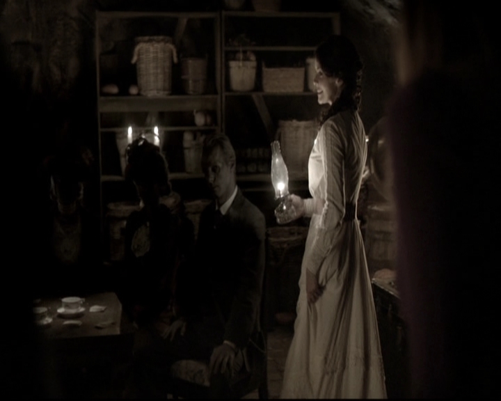 VampireDiariesWorld-dot-nl_6x17ABirdInAGildedCage1202.jpg