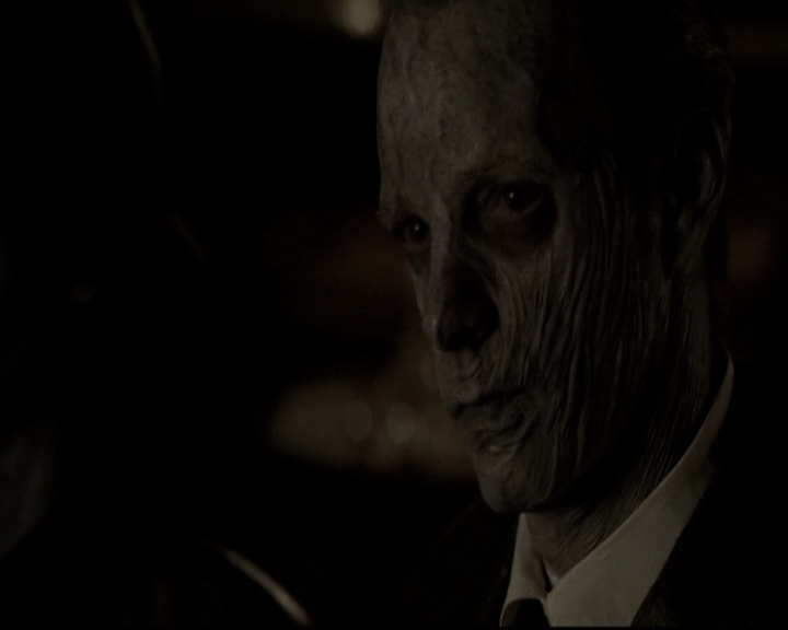 VampireDiariesWorld-dot-nl_6x17ABirdInAGildedCage1207.jpg