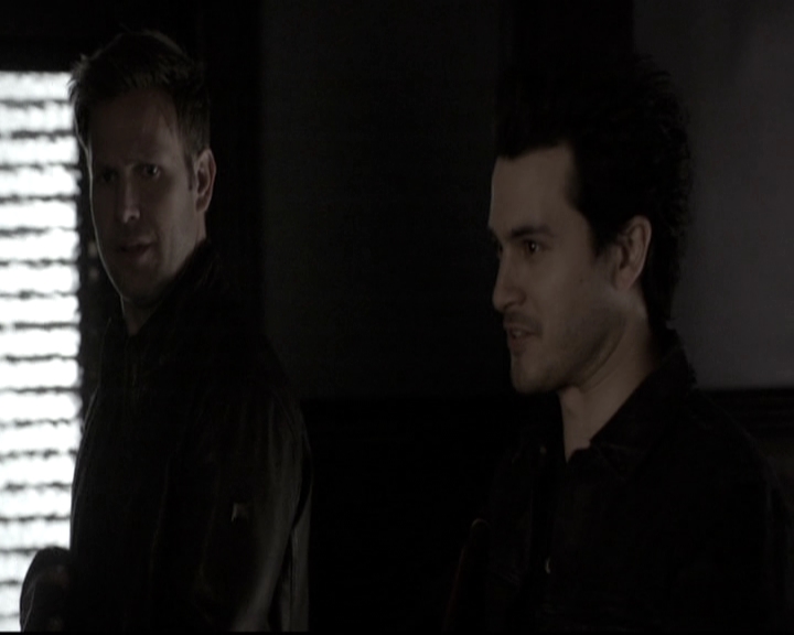 VampireDiariesWorld-dot-nl_6x17ABirdInAGildedCage1226.jpg