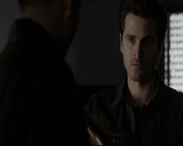 VampireDiariesWorld-dot-nl_6x17ABirdInAGildedCage1244.jpg