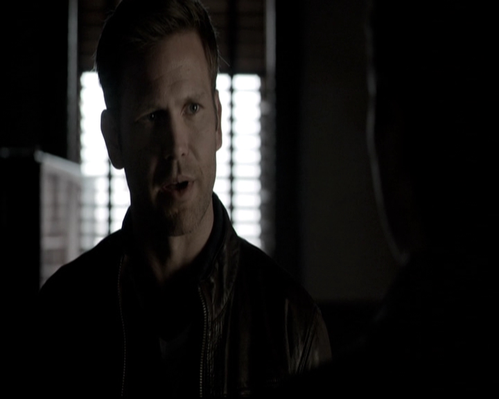 VampireDiariesWorld-dot-nl_6x17ABirdInAGildedCage1255.jpg