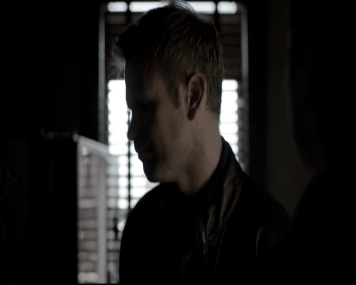 VampireDiariesWorld-dot-nl_6x17ABirdInAGildedCage1277.jpg