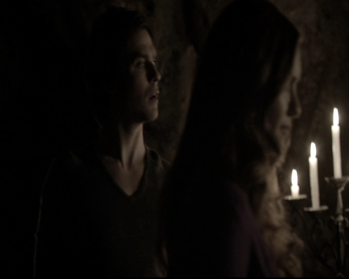 VampireDiariesWorld-dot-nl_6x17ABirdInAGildedCage1425.jpg