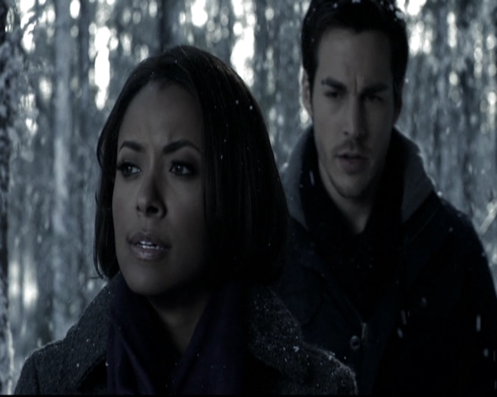 VampireDiariesWorld-dot-nl_6x17ABirdInAGildedCage1470.jpg