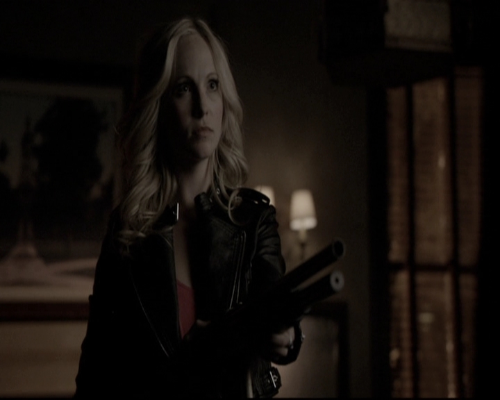 VampireDiariesWorld-dot-nl_6x17ABirdInAGildedCage1567.jpg