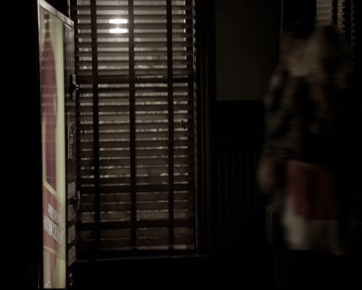 VampireDiariesWorld-dot-nl_6x17ABirdInAGildedCage1666.jpg