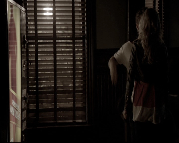 VampireDiariesWorld-dot-nl_6x17ABirdInAGildedCage1669.jpg