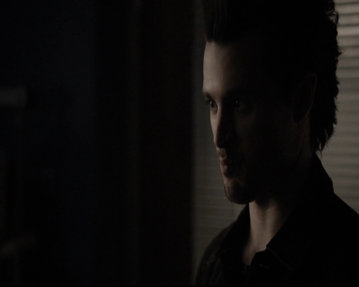 VampireDiariesWorld-dot-nl_6x17ABirdInAGildedCage1840.jpg