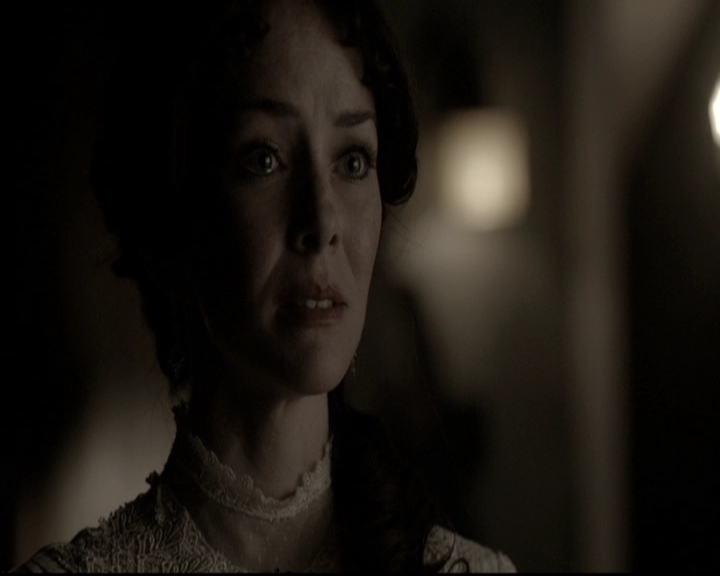 VampireDiariesWorld-dot-nl_6x17ABirdInAGildedCage1934.jpg