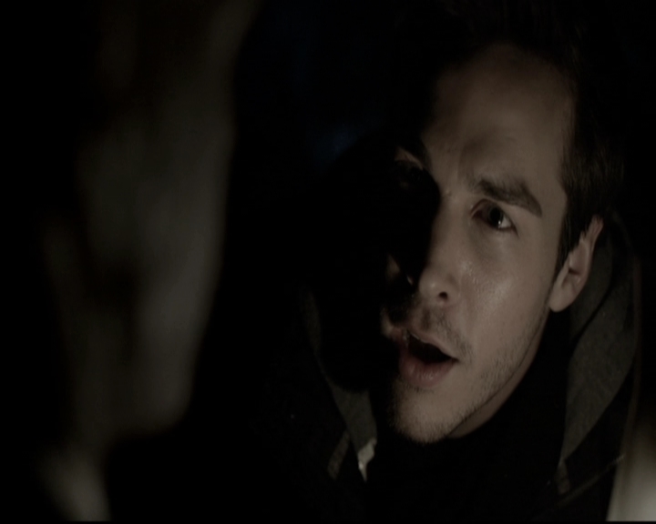 VampireDiariesWorld-dot-nl_6x17ABirdInAGildedCage2008.jpg