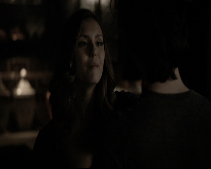 VampireDiariesWorld-dot-nl_6x17ABirdInAGildedCage2042.jpg