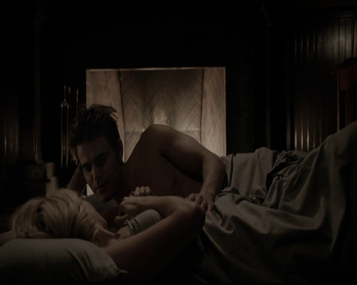 VampireDiariesWorld-dot-nl_6x17ABirdInAGildedCage2119.jpg