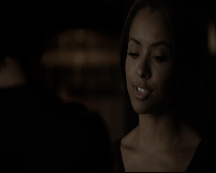 VampireDiariesWorld-dot-nl_6x17ABirdInAGildedCage2209.jpg