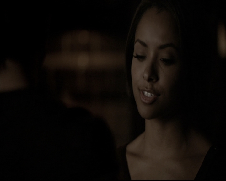 VampireDiariesWorld-dot-nl_6x17ABirdInAGildedCage2209.jpg