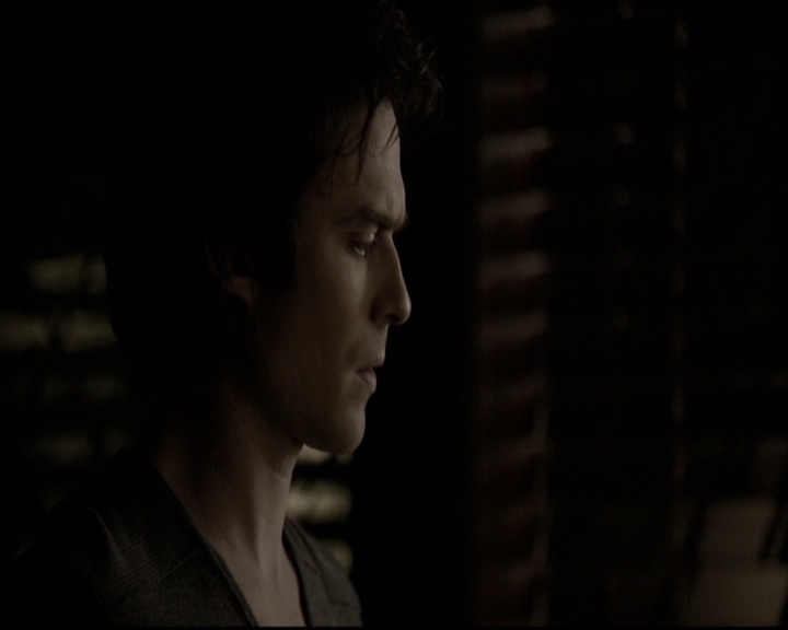 VampireDiariesWorld-dot-nl_6x17ABirdInAGildedCage2215.jpg