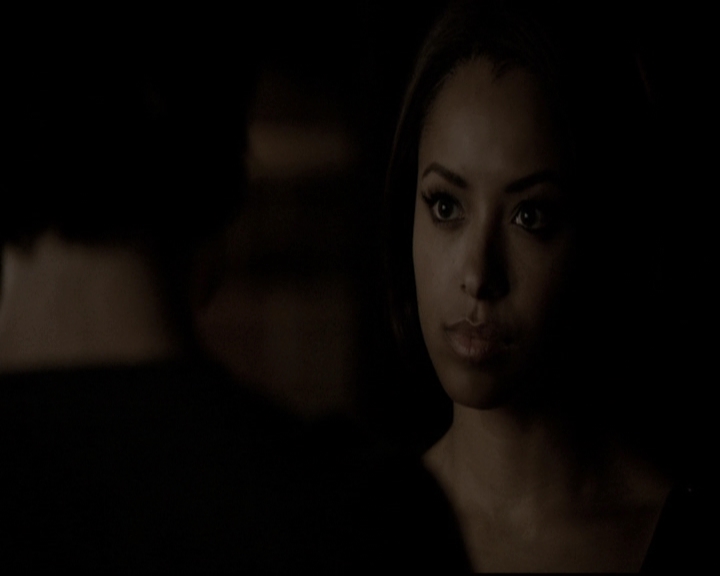 VampireDiariesWorld-dot-nl_6x17ABirdInAGildedCage2225.jpg