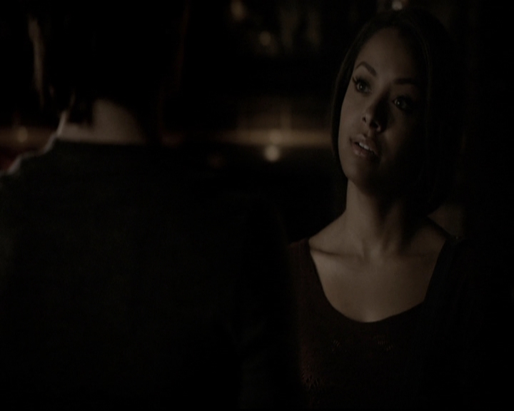 VampireDiariesWorld-dot-nl_6x17ABirdInAGildedCage2238.jpg
