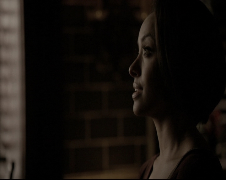 VampireDiariesWorld-dot-nl_6x17ABirdInAGildedCage2240.jpg