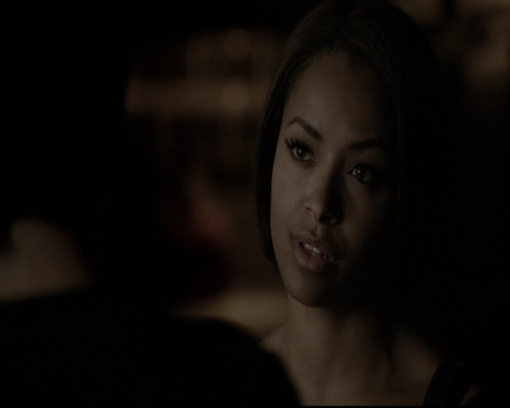 VampireDiariesWorld-dot-nl_6x17ABirdInAGildedCage2246.jpg