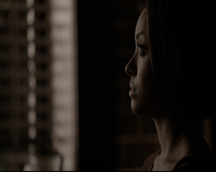 VampireDiariesWorld-dot-nl_6x17ABirdInAGildedCage2255.jpg