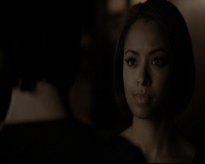 VampireDiariesWorld-dot-nl_6x17ABirdInAGildedCage2263.jpg