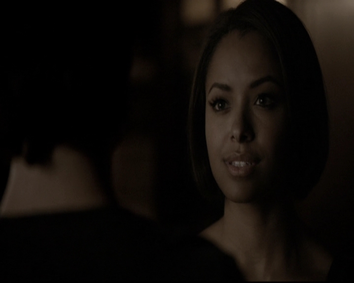 VampireDiariesWorld-dot-nl_6x17ABirdInAGildedCage2264.jpg