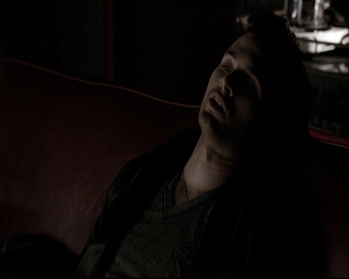 VampireDiariesWorld-dot-nl_6x18INeverCouldLoveLikeThat1621.jpg